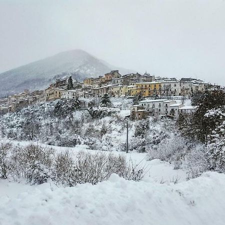 Casa Ai Piedi Della Riserva Naturale Pettorano sul Gizio エクステリア 写真