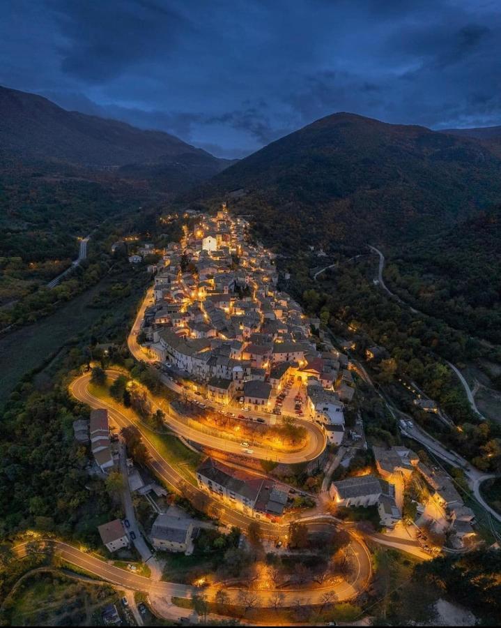 Casa Ai Piedi Della Riserva Naturale Pettorano sul Gizio エクステリア 写真