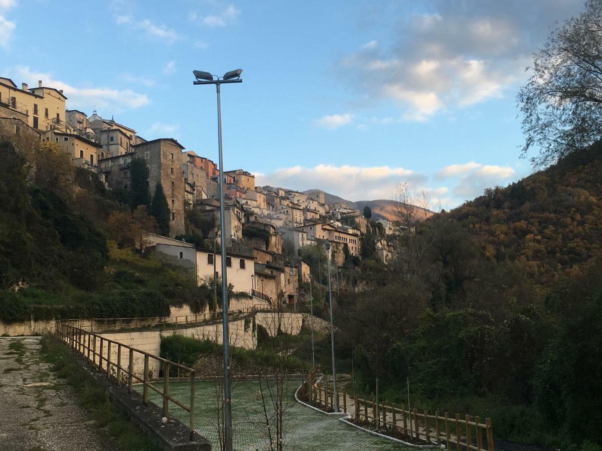 Casa Ai Piedi Della Riserva Naturale Pettorano sul Gizio エクステリア 写真